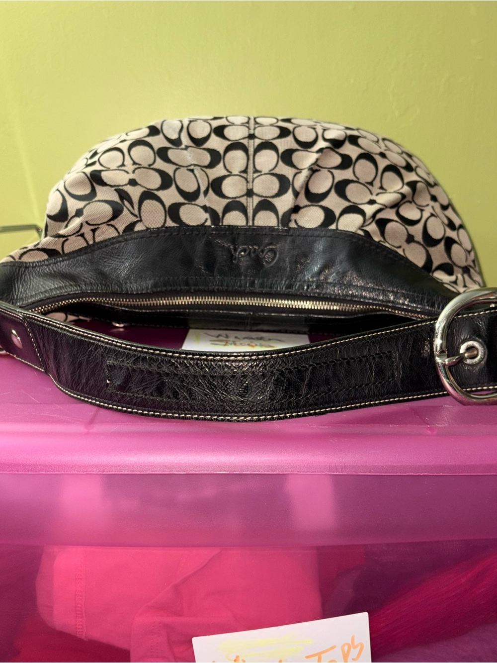 Vintage Coach Soho Pleated
Signature C Hobo Bag Canvas &
Leather Black Khaki - Picture 6 of 13